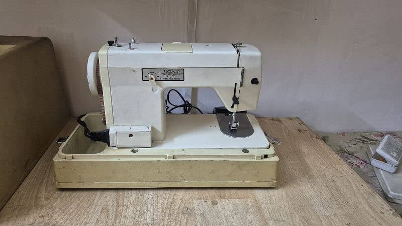 Toyota model 702 sewing machine 1