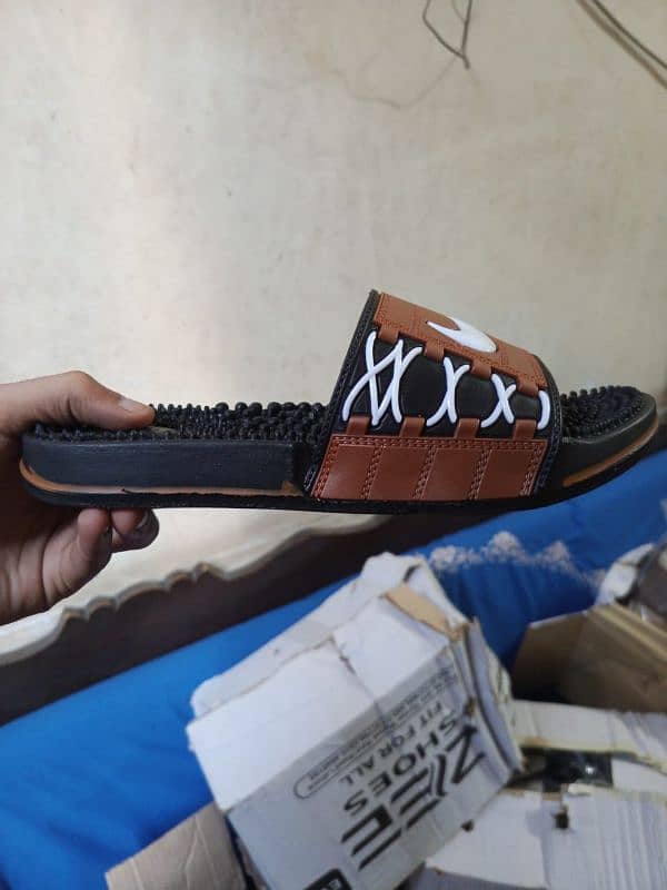 GENT'S BRANDED SLIPPERS AVAILABLE 2