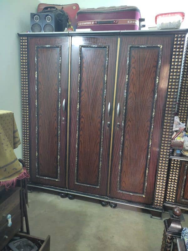 Furniture | Sheesham Worked Furniture | Bed | wardrobe | Dressing 3