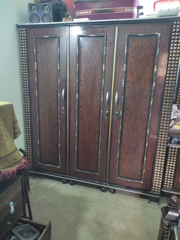 Furniture | Sheesham Worked Furniture | Bed | wardrobe | Dressing 5