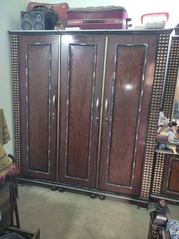 Furniture | Sheesham Worked Furniture | Bed | wardrobe | Dressing 6