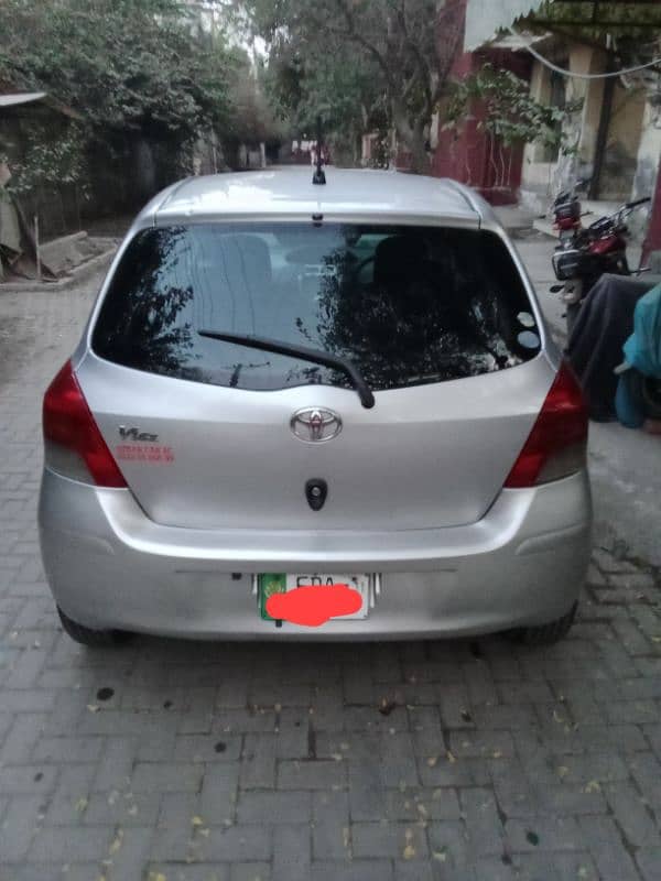 Toyota Vitz 2009/2011 3