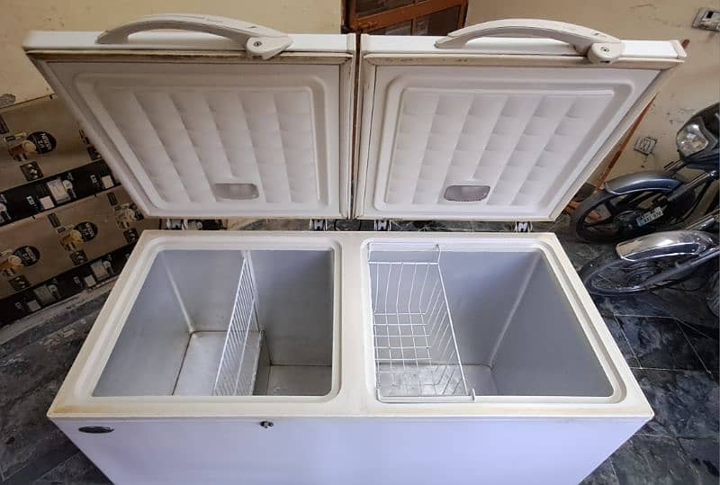 Waves Deep Freezer in good condition. 0