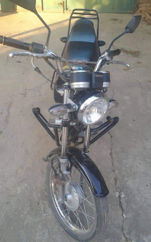 Suzuki GS 150 2024 model New like condition, special Islamabad Number 4