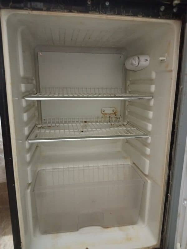 Orient Fridge 4