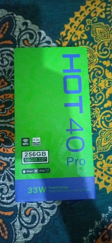 I'm selling my Infinix hot 40pro 16 256 7