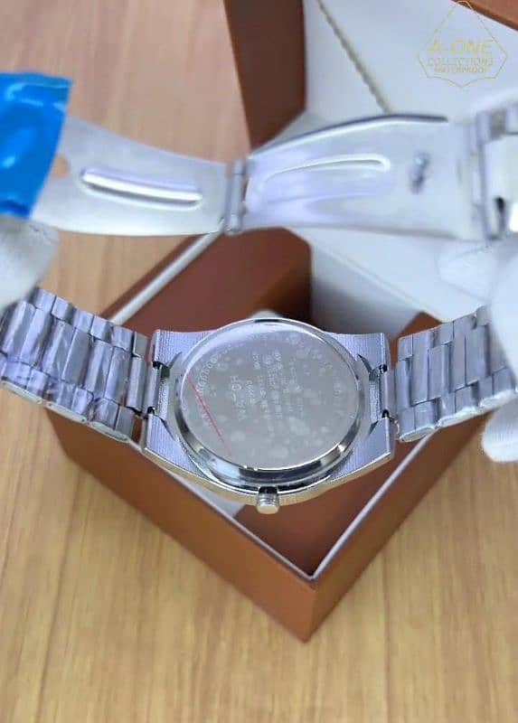 Men's Quarts silver watch with plain strap 2