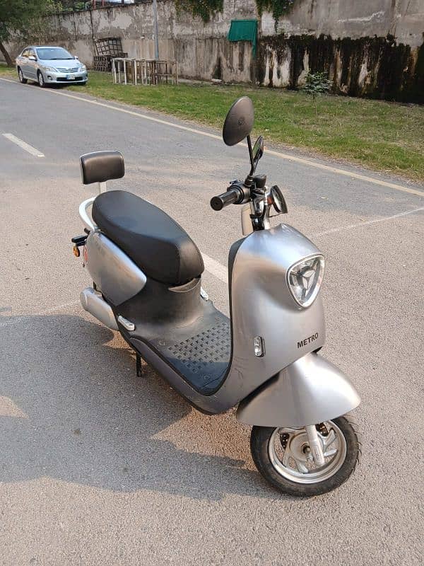 Economical electric bike Metro M6 brand new in warranty 8