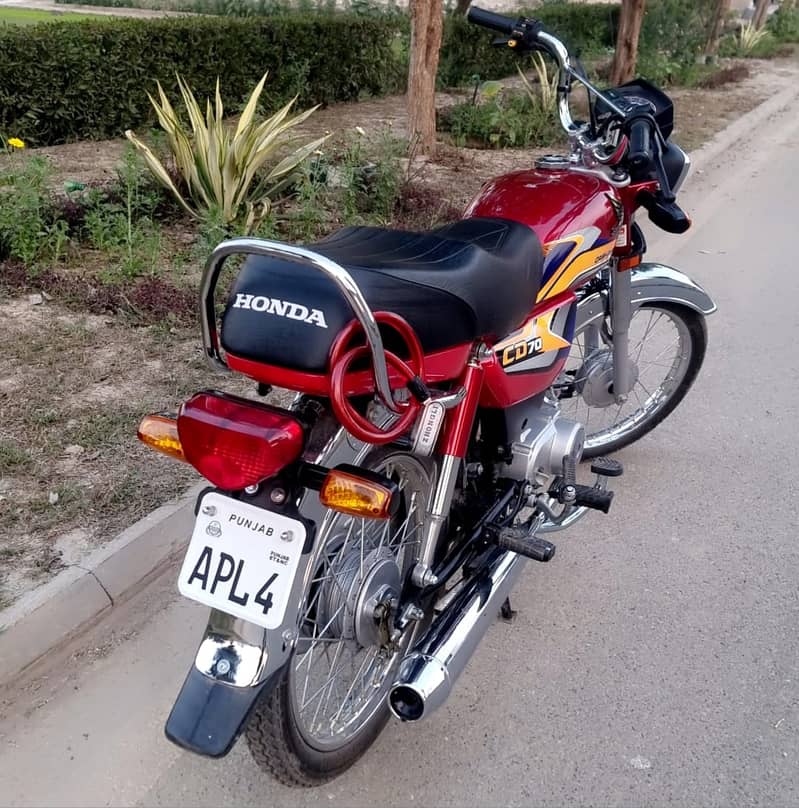 Honda CD 70 Red 2025 model 10/10 condition 9