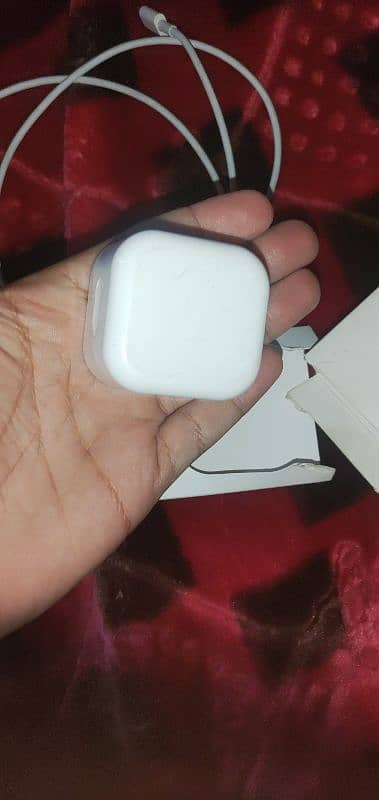 I phone 13 pro mix charger 4