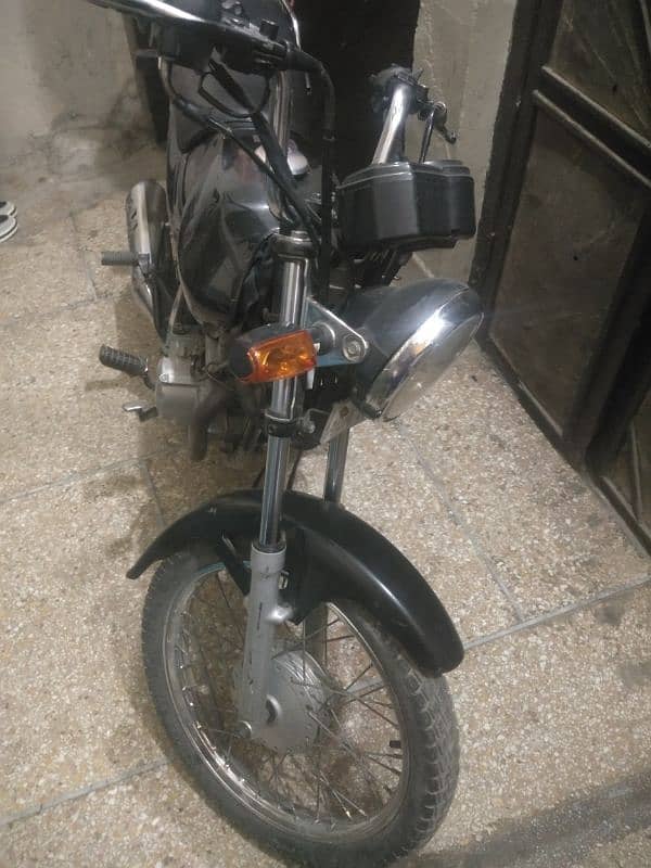 Suzuki GD110 motorcycle 2