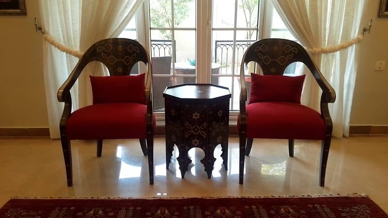 hand painted chairs with hand painted table 0