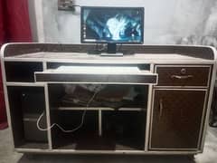 Gaming PC with table