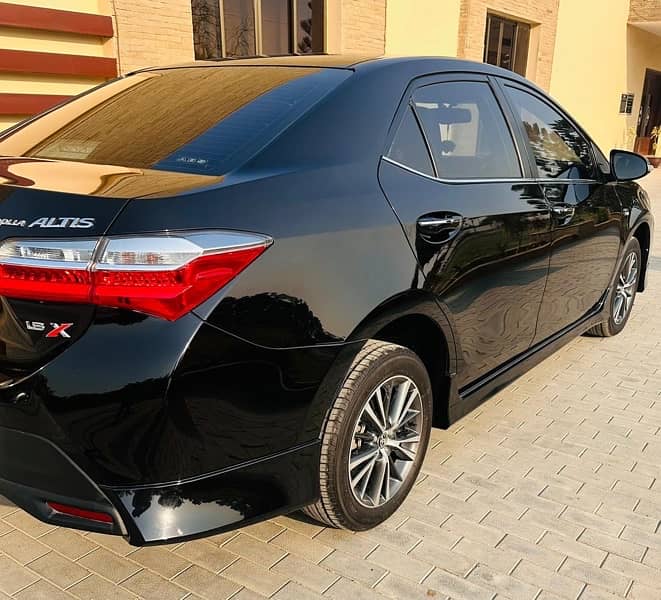 Toyota Altis Grande 2022 4