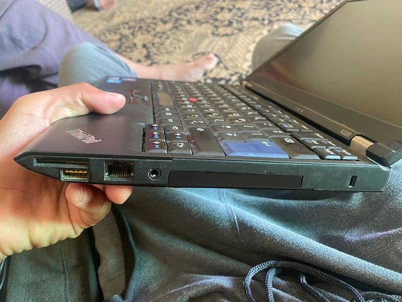 Lenovo Thinkpad model x220 with SSD 5