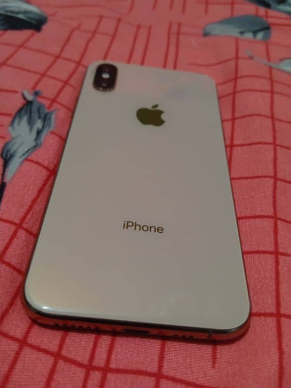 I phone xs Golden Colour 64GB Memory 0