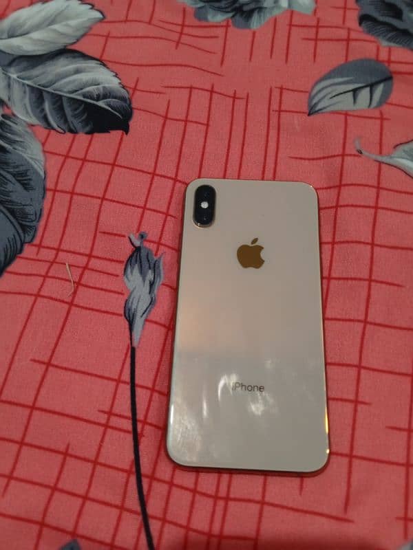 I phone xs Golden Colour 64GB Memory 2