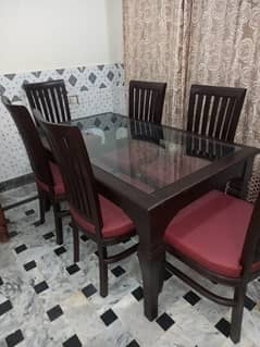 6 seater glass Dinning Table Brand new conditon