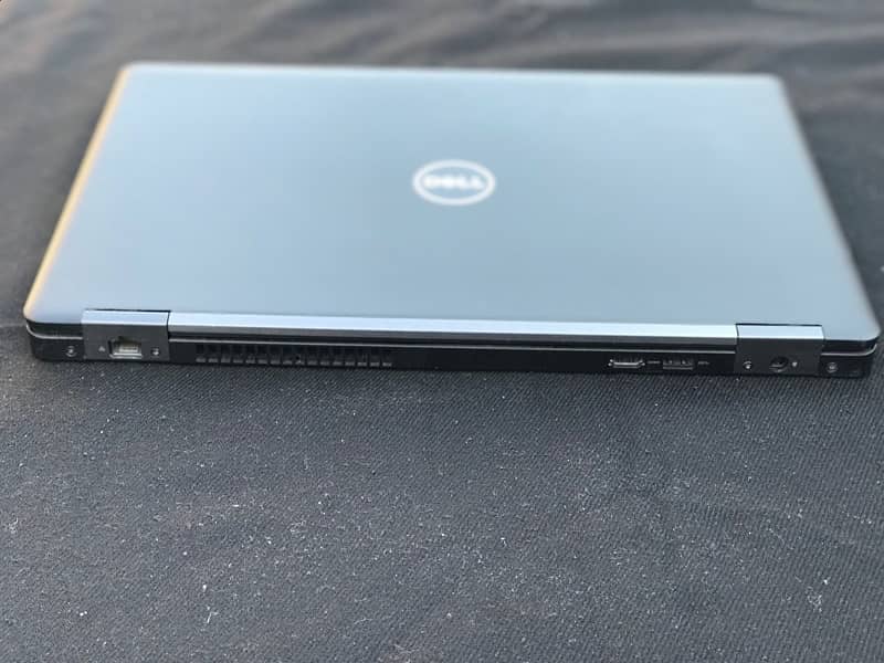 Dell Latitude 5580 i7-7820HQ with 2gb NVIDIA 16/256gb 4