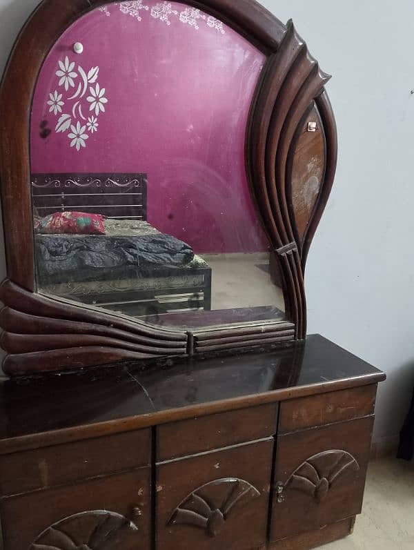 Used Dressing Table for sale 1