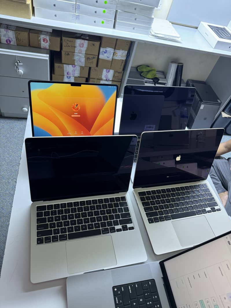 New Arrival MacBook Air 13.6 M2 and M3 Excellent Condition 1