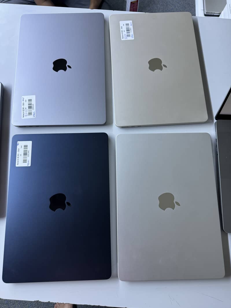 New Arrival MacBook Air 13.6 M2 and M3 Excellent Condition 2