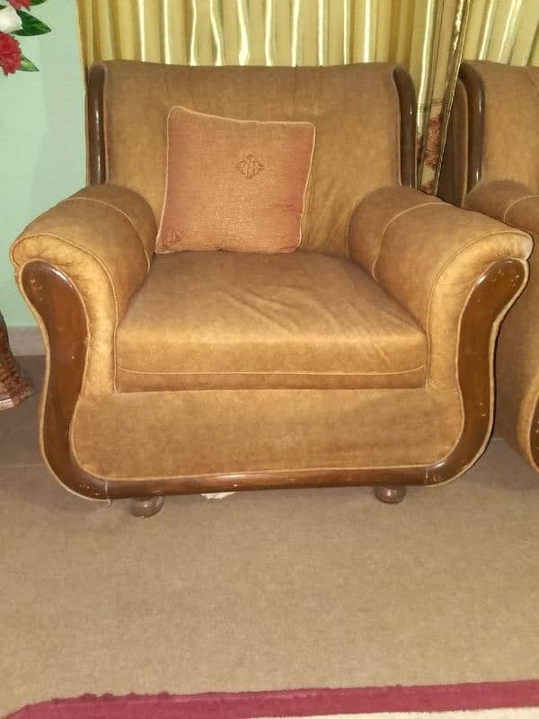 Selling Five Seater Sofa Set 3