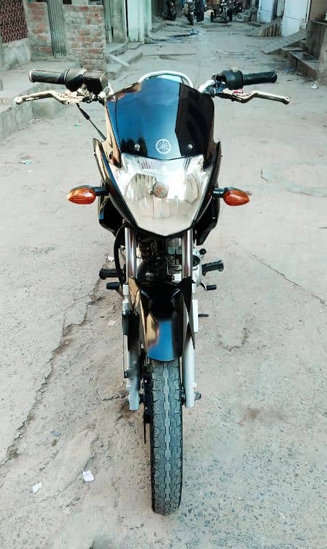 Yamaha ybr modle 20 total ganiun punjab num O3278O8O89O 2