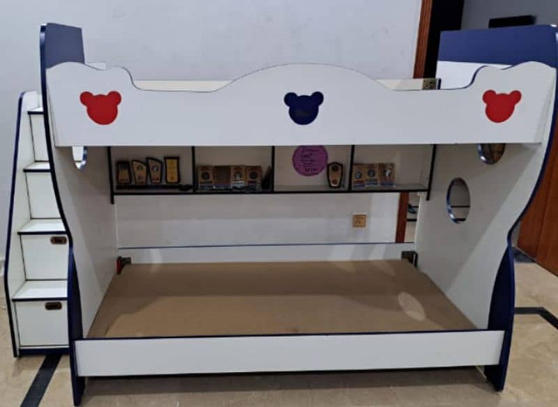 Very good condition bunk bed white for urgent sale in Park View Lahore 0