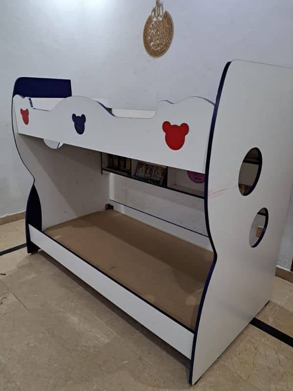 Very good condition bunk bed white for urgent sale in Park View Lahore 7