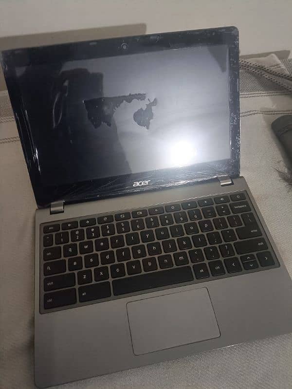 For Sale: Affordable Chromebook – Perfect for Work & Study! 1