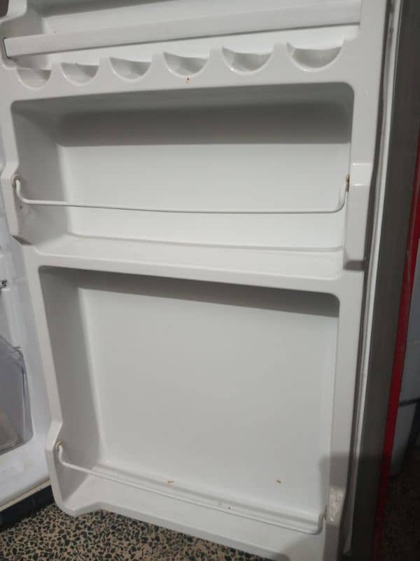 Dawlance mini fridge 1