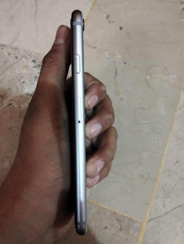 Iphone 6 non pta 16 gb fingerprint working 10/10 condition 2