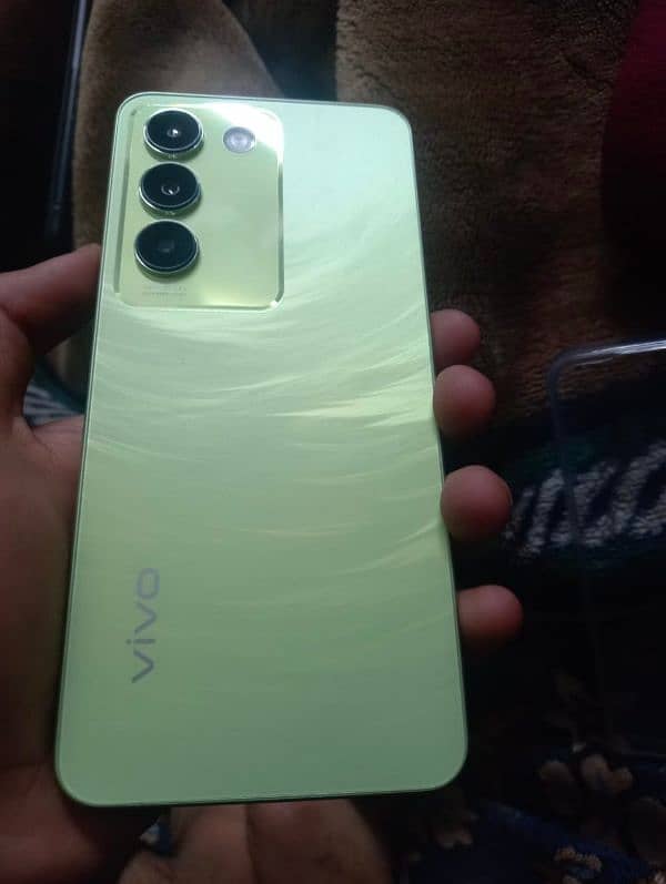 VIVO Y 100 10 /10 IN GREEN COLOUR 8 GB RAM 128 GB STORAGE WITH WARRANT 3