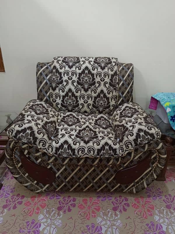 7 SEATER SOFA SET WITH 1 CENTRE TABLE 2 SIDE TABLE AND 1 DEEWAN 6