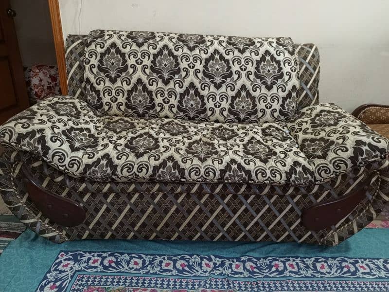 7 SEATER SOFA SET WITH 1 CENTRE TABLE 2 SIDE TABLE AND 1 DEEWAN 8