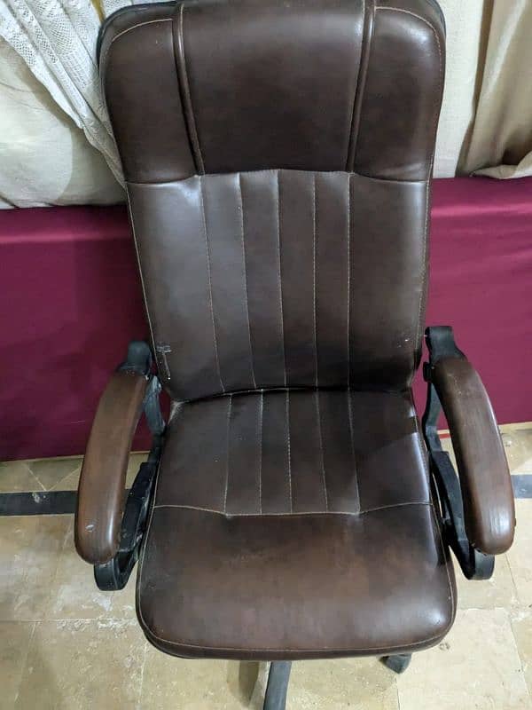 Executive chair 1