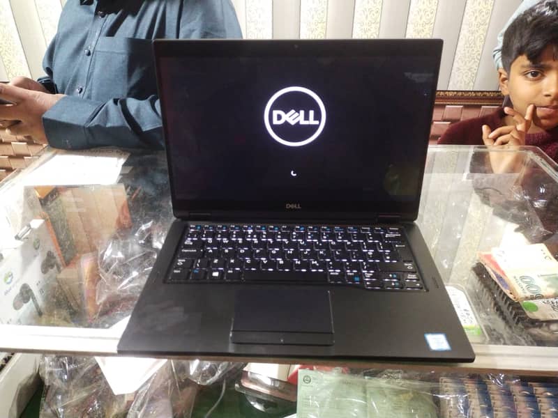 dell latitude 7390 2-in-one touch 360 (8th Gen) 2