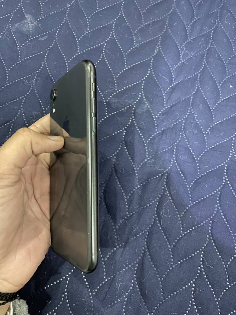 Apple iPhone XR 1