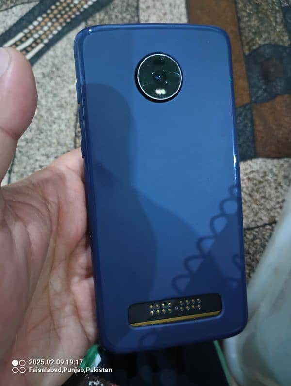 Moto Z4 (4/128) 5