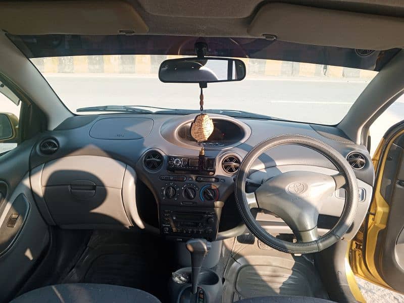 Toyota Vitz 1999 8