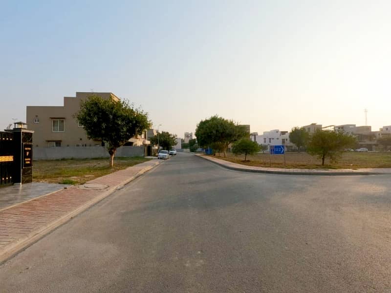 Reasonably-Priced 10 Marla House In Bahria Town - Talha Block, Lahore Is Available As Of Now 2