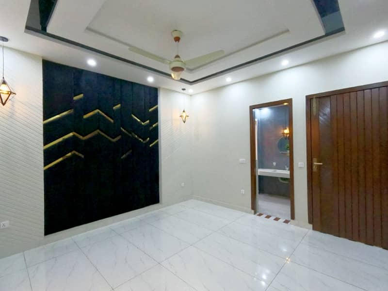 Reasonably-Priced 10 Marla House In Bahria Town - Talha Block, Lahore Is Available As Of Now 17