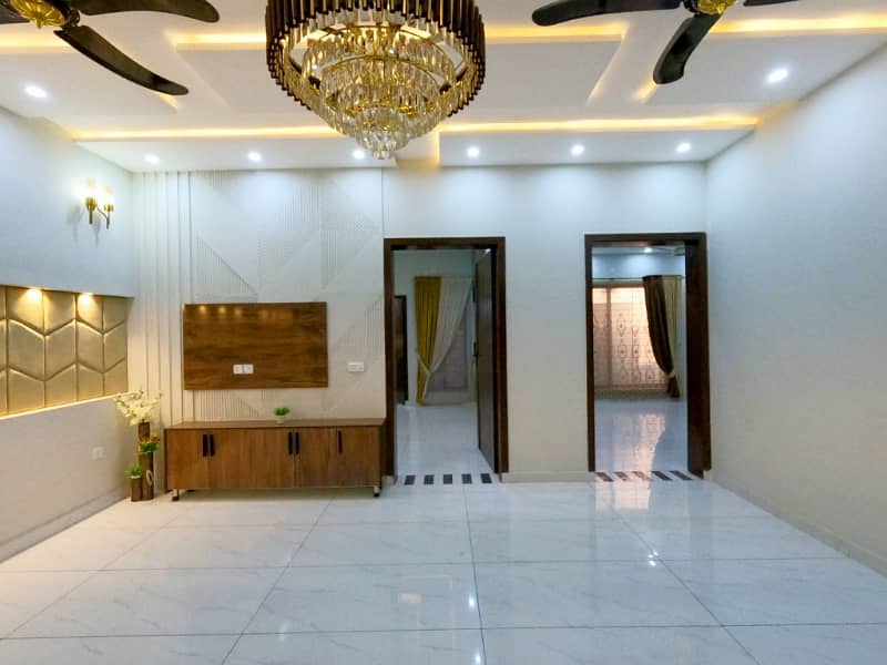 Reasonably-Priced 10 Marla House In Bahria Town - Talha Block, Lahore Is Available As Of Now 21