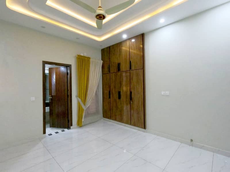 Reasonably-Priced 10 Marla House In Bahria Town - Talha Block, Lahore Is Available As Of Now 23