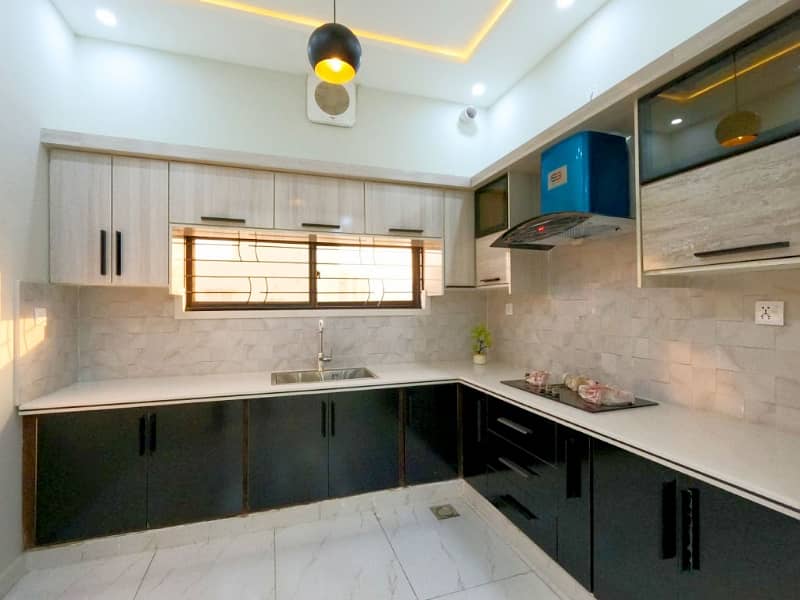 Reasonably-Priced 10 Marla House In Bahria Town - Talha Block, Lahore Is Available As Of Now 32