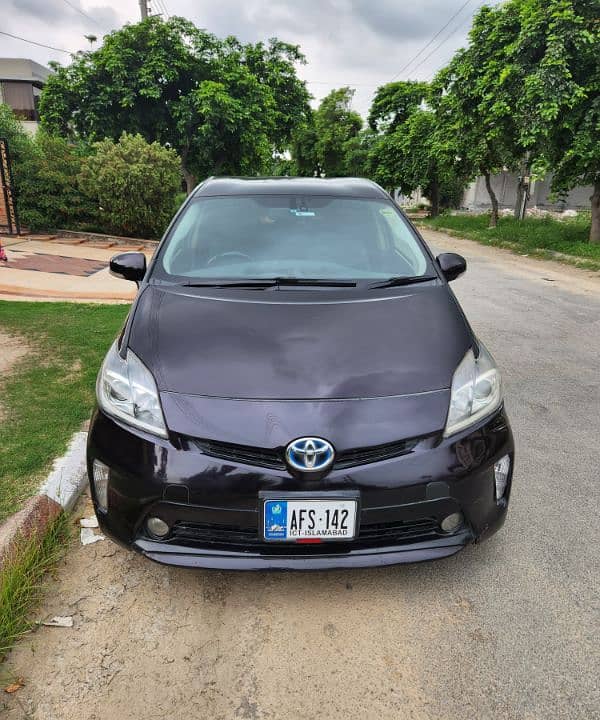 2015 model Toyota PRIUS G Package Electric Seats Fully Loaded 0