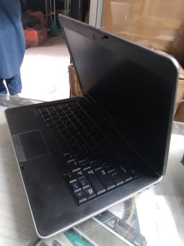 Dell latitude  E6440 laptop for sale in very good condition. 2