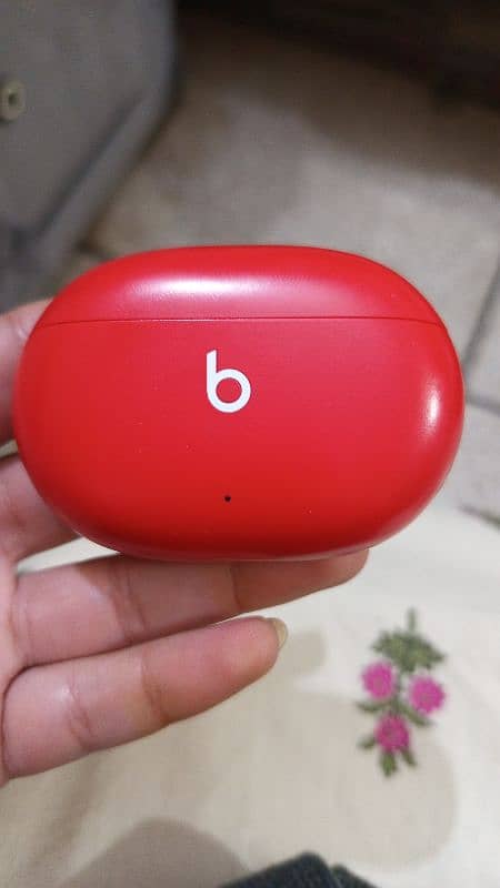 beats Buds red edition 4