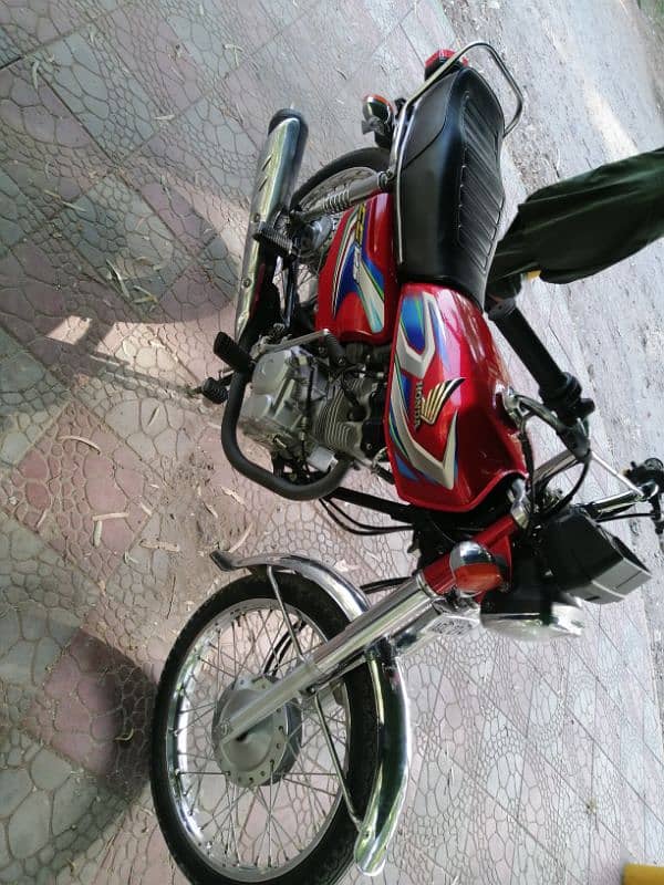 Honda 125 2022 Model Lush Condition 10/10 Original 3